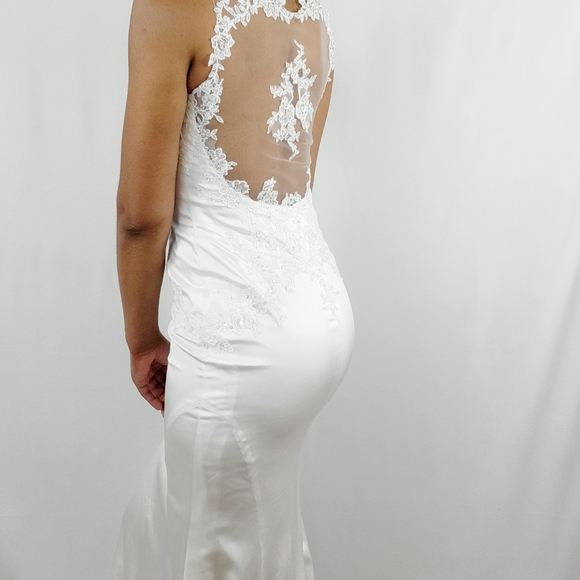 Wedding Dress - Picture 9 of 12